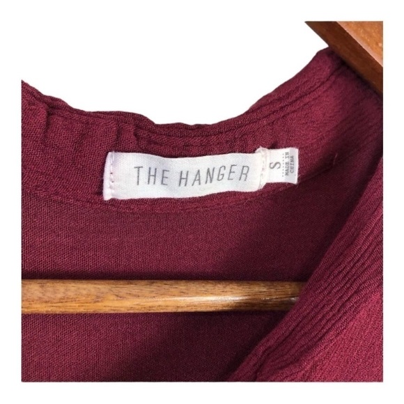 4/$45 THE HANGER Burgundy Maroon Short Sleeve Cropped Tie Up Top size Small - Picture 4 of 6